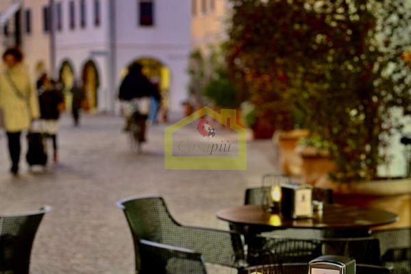 Locale Commerciale