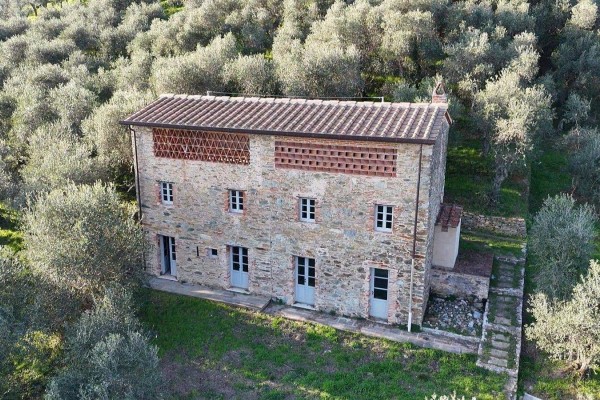 Rustico In Vendita A Camaiore