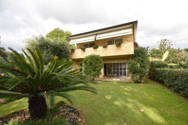 Villa In Vendita A Pietrasanta