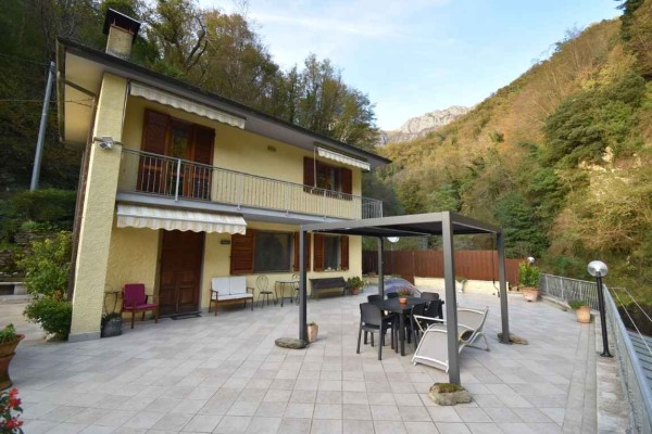 Villetta In Vendita A Stazzema