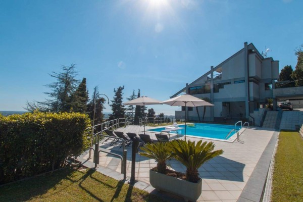 Villa Di Pregio In Vendita A M