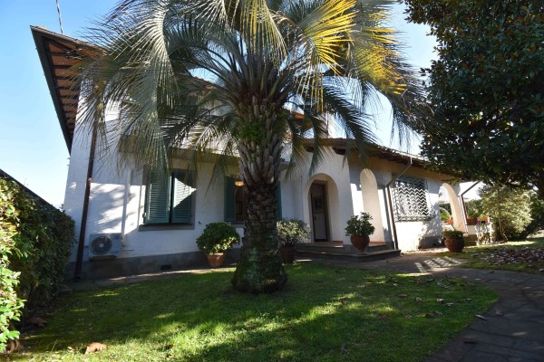 Villa In Vendita A Forte Dei M