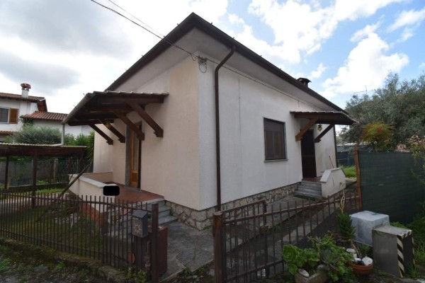 Casa Indipendente In Vendita A