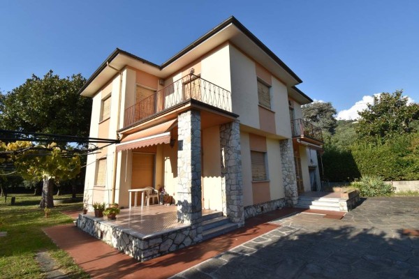 Villa Singola In Vendita A Ser