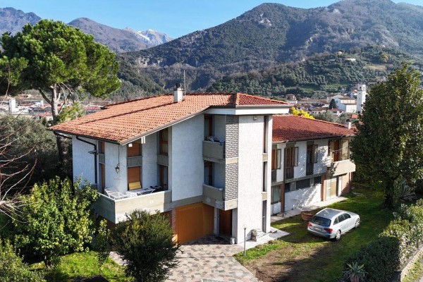 Villa In Vendita A Seravezza