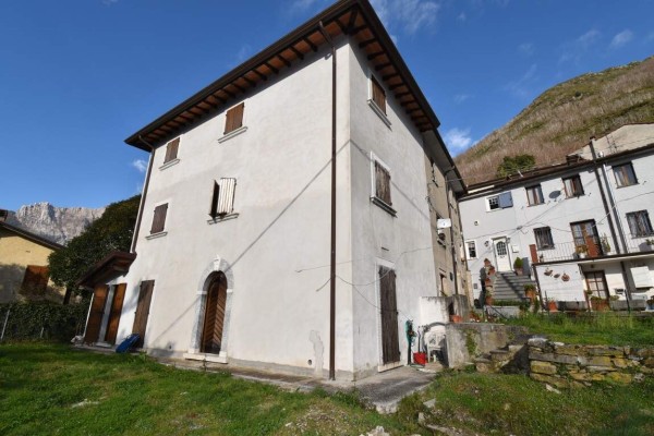 Casa Semi Indipendente In Vend