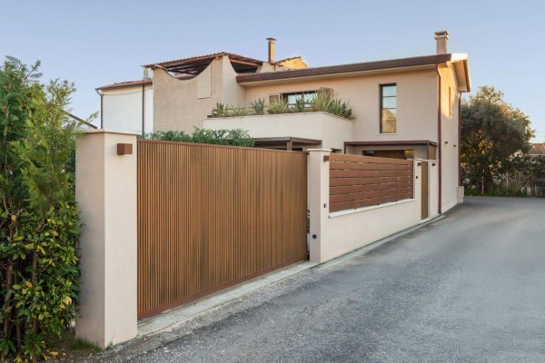 Villa Bifamiliare In Affitto A