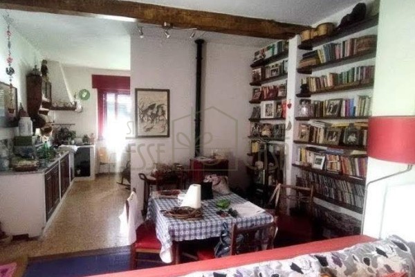 Appartamento Indipendente In V