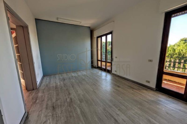 Appartamento Indipendente In V