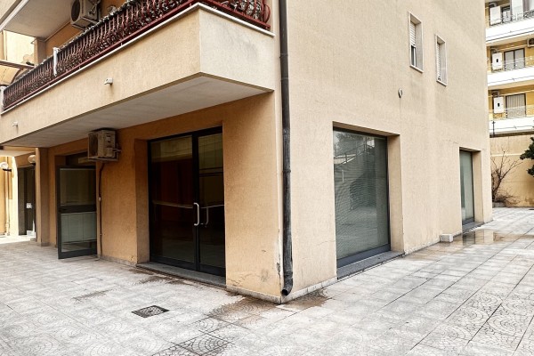 Locale Commerciale
