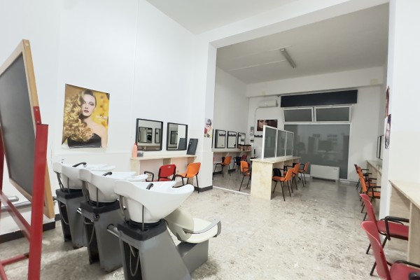 Locale Commerciale In Affitto 