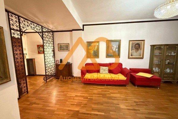 Appartamento In Vendita A La S