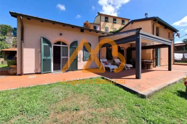 Casa Indipendente In Vendita A