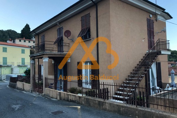 Casa Indipendente In Vendita A