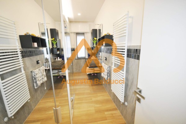 Appartamento In Vendita A La S