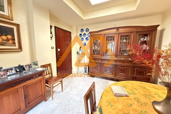 Appartamento In Vendita A La S