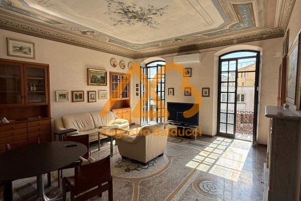 Appartamento In Vendita A La S
