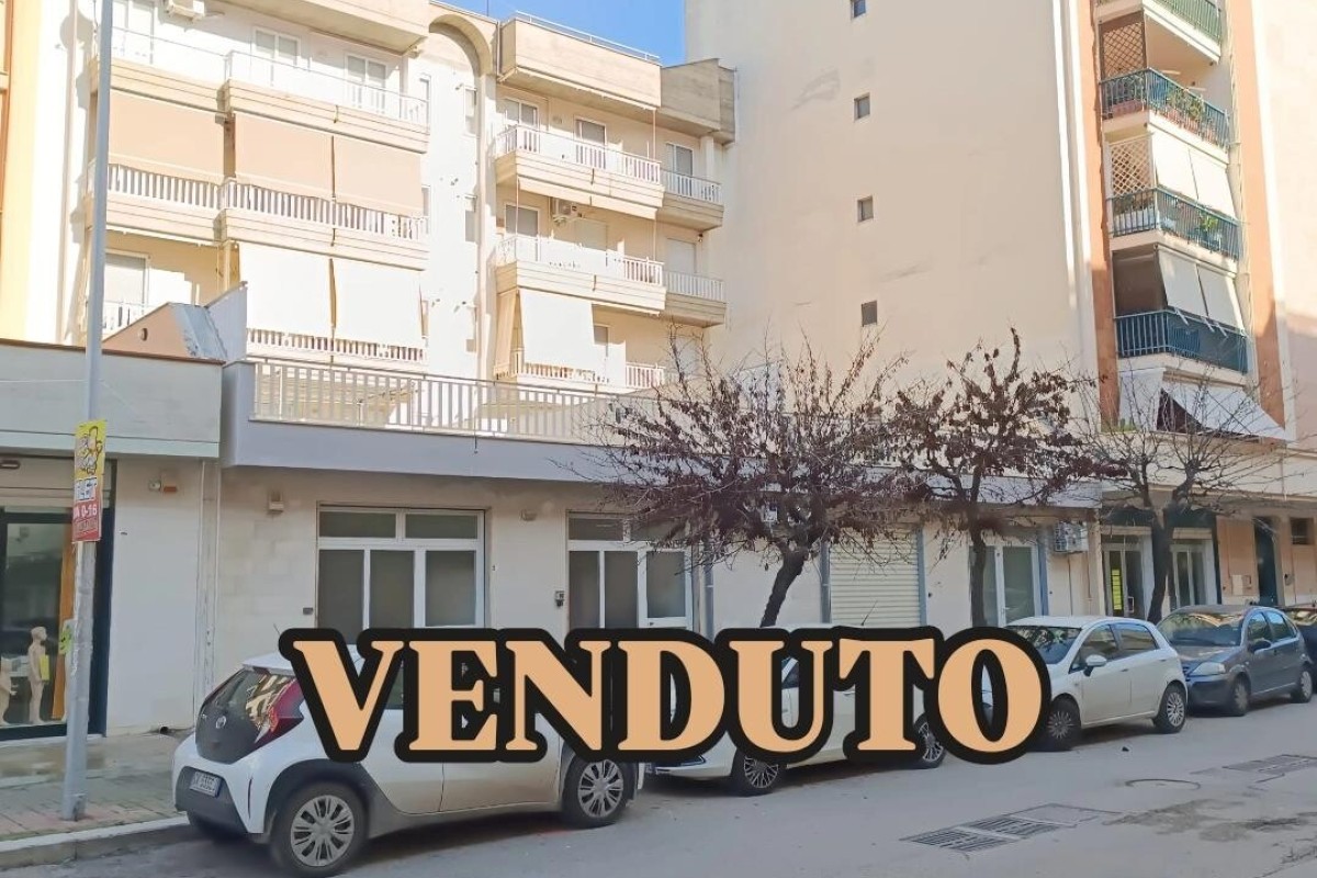 Locale commerciale in vendita a Andria