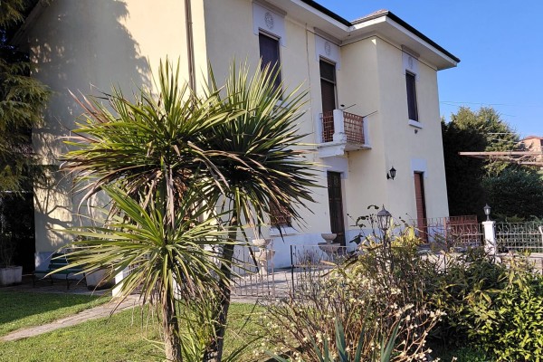 Villa In Vendita A Cortanze