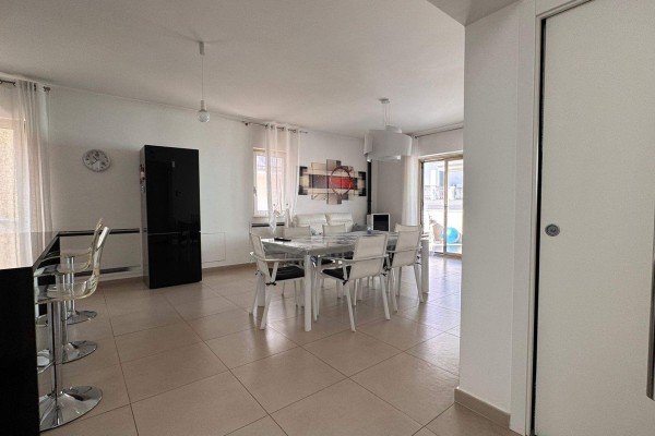 Casa Indipendente In Vendita A