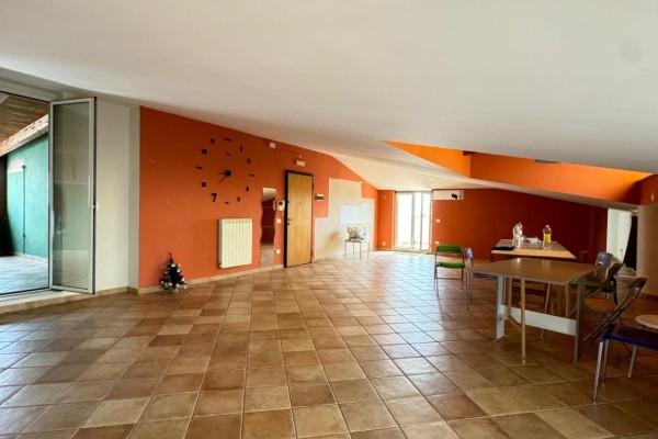 Appartamento In Vendita A Cora