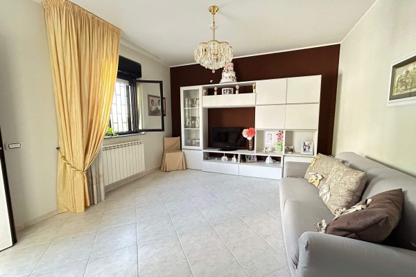 Appartamento In Vendita A Cora