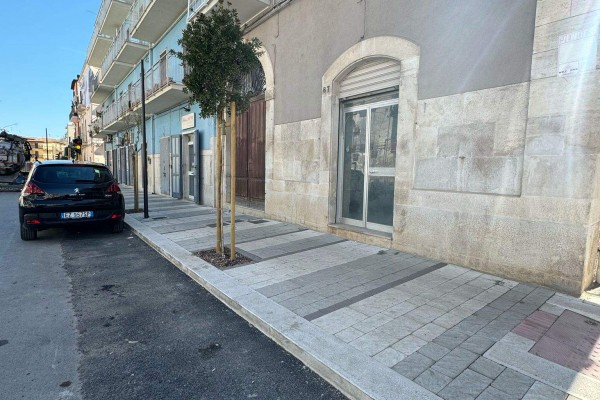 Locale Commerciale In Affitto 