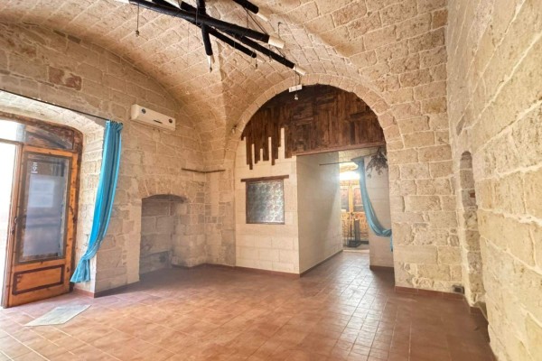 Locale Commerciale In Affitto 