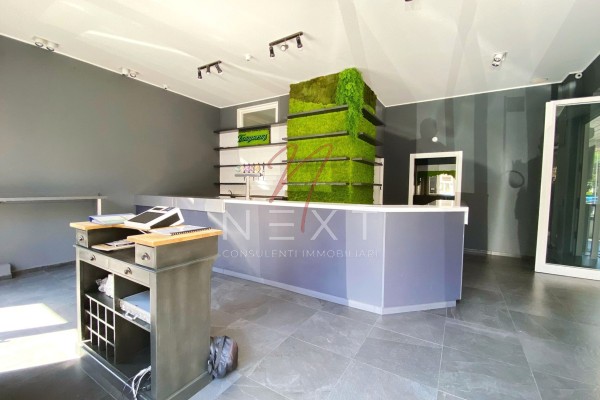 Locale Commerciale In Vendita 