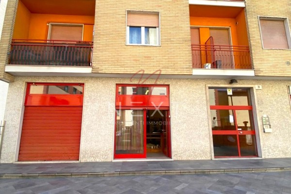 Locale Commerciale In Affitto 