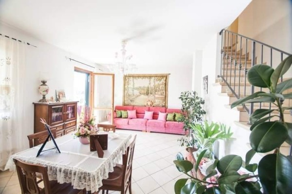 Villa In Vendita A Massarosa