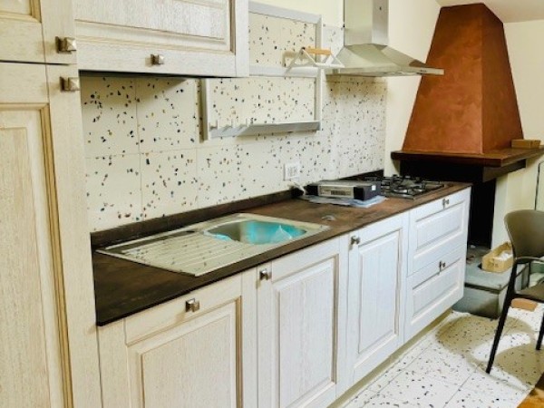 Vinci centro paese, graziosa m...