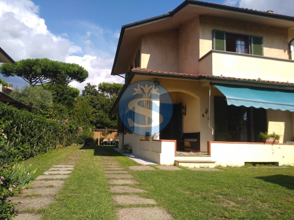 Villa bifamiliare in Affitto a
