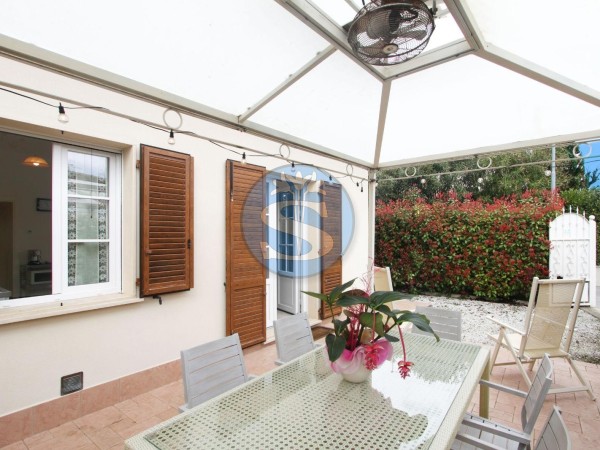 Villa in Affitto a Centro (For