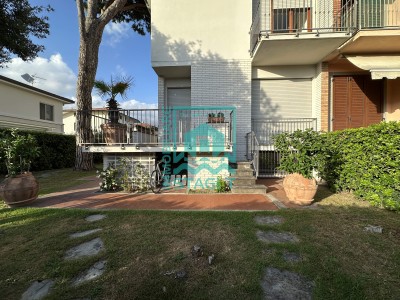 Lido di Camaiore: appartame...