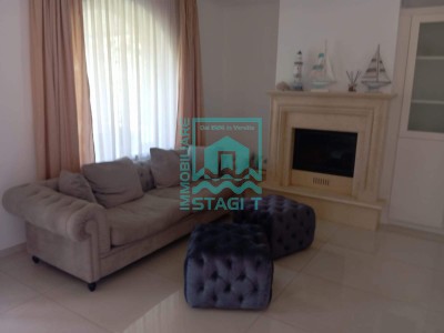 Villa Bifamiliare in Affitto a Camaiore 0 