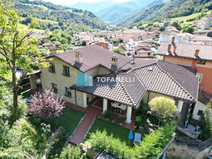 Elegante villa singola con gia