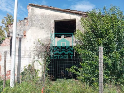 Casale - Masseria - Podere in Vendita a Camaiore 0