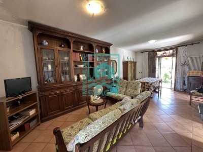 Villa Bifamiliare in Vendita a Camaiore 1 