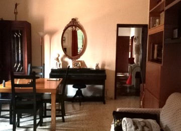 Empoli, in piccola palazzina, 