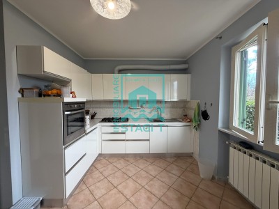 Villa Bifamiliare in Vendita a Camaiore 1 