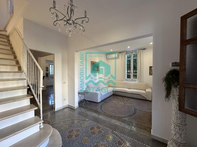 Villa Bifamiliare in Affitto a Camaiore 0 