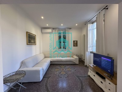 Lido di Camaiore: Bifamilia...