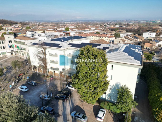 Bilocale ultimo piano in centr