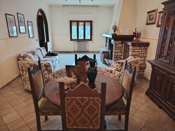 Lamporecchio villetta con giar...