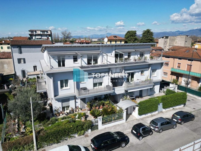 Moderno trilocale con box e ca