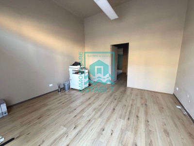 Negozio in Affitto a Camaiore 0 