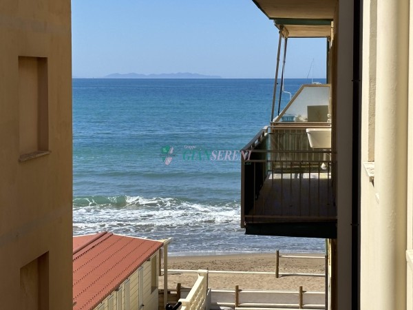 IL MARE A DUE PASSI, LO SPAZIO...