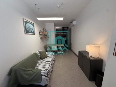 Lido di Camaiore: uso uffic...