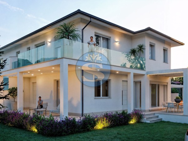 Villa in Sale a Forte Dei Marm